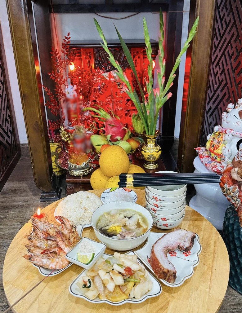 Sát Tết, siêu mẫu 3 con vẫn khoe bữa tối đơn giản chồng làm, khẳng định: "Có ăn là tốt rồi" - 8