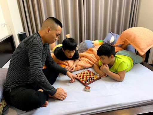 MC Hoàng Linh &#34;Chúng tôi là chiến sĩ&#34; ủng hộ con trai lớp 4 có bạn gái, tiết lộ lý do 7 năm lấy chồng chưa có con chung - 7