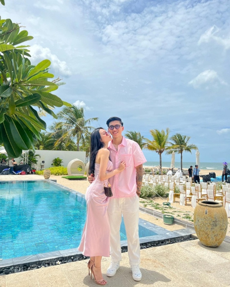 Đoàn Văn Hậu đưa bạn gái về nhà ăn Tết - 4