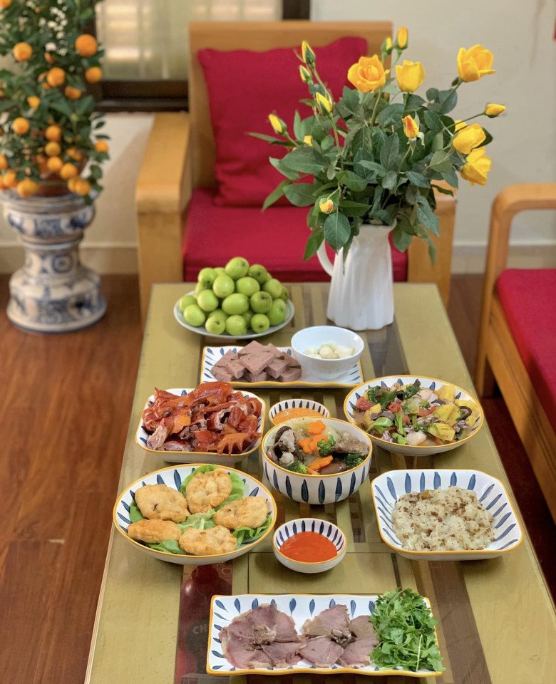 Chị em chia sẻ mâm cỗ Tết đặc sắc ngập mạng xã hội, mỗi nhà một vẻ không ai giống ai - 21