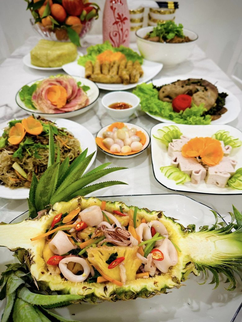 Chị em chia sẻ mâm cỗ Tết đặc sắc ngập mạng xã hội, mỗi nhà một vẻ không ai giống ai - 25
