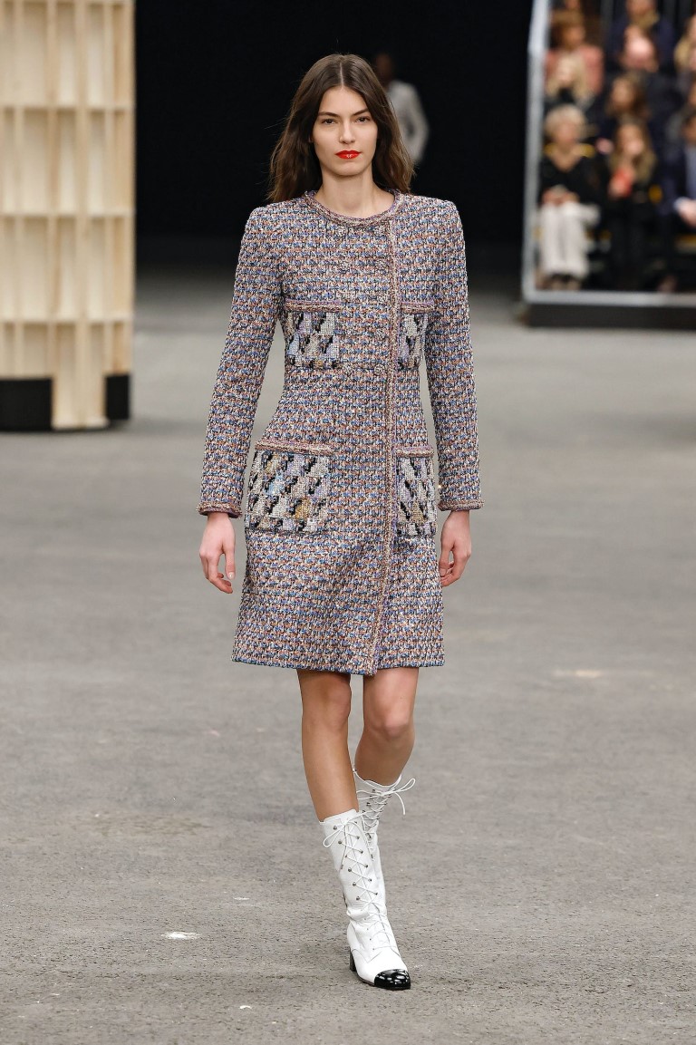 Thiết kế Haute Couture của Chanel xoay quanh các tác phẩm điêu khắc động vật - 8