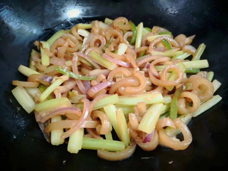 Bộ phận này của lợn nhiều người vứt bỏ thực ra rất ngon, giá lại rẻ ăn vào đẹp da các chị em mê mẩn - 6