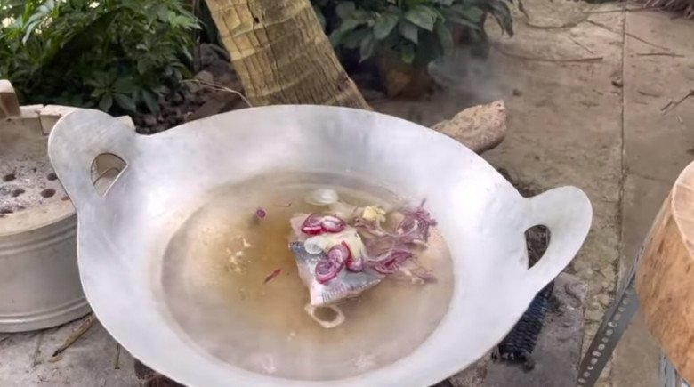 Nam diễn viên 50 tuổi chưa vợ làm món ăn tuổi thơ có tên &#34;độc lạ&#34;, dân mạng xem mà nuốt nước miếng ừng ực - 6