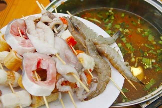 Nam diễn viên 50 tuổi chưa vợ làm món ăn tuổi thơ có tên &#34;độc lạ&#34;, dân mạng xem mà nuốt nước miếng ừng ực - 19