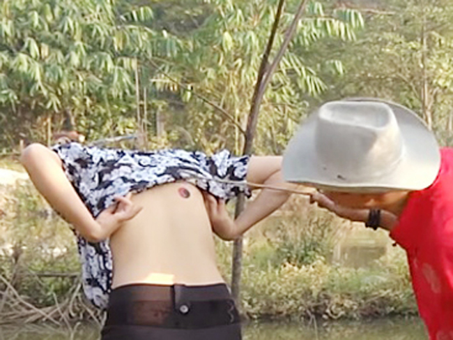 "Vợ cụ trẻ Đoành" từng đi thi hoa hậu, ngoài đời mặc sang chảnh trên sân “môn nhà giàu” - 2