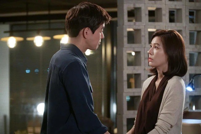 Trời mưa vào nhà vợ sắp cưới ngủ nhờ, nghe một câu tôi sợ đến trắng mặt vội tìm cách ở rể - 1