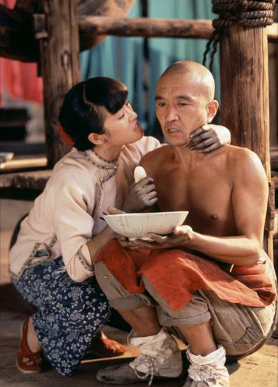 Vị đạo diễn nổi tiếng bị phạt 26 tỷ đồng vì sinh nhiều con, giờ ra sao? - 2