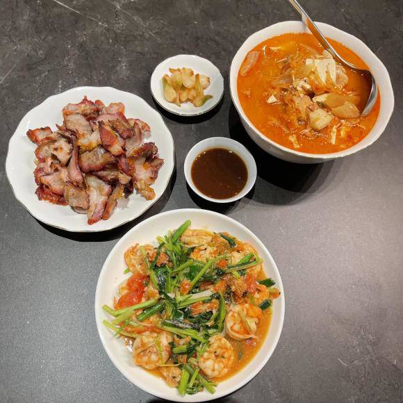 Cựu tiếp viên hàng không đón chồng MC bằng mâm cơm bắt mắt, nói nguyên tắc giữ lửa khiến chị em gật gù - 9