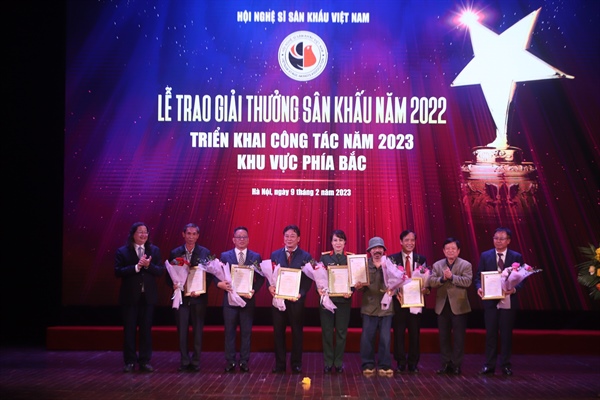 Sân khấu Việt Nam năm 2022 có sự chuyển mình, sôi động, tiến bộ về mọi mặt - 1
