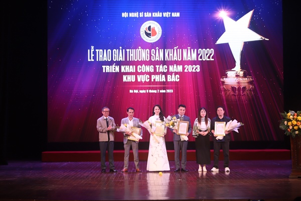 Sân khấu Việt Nam năm 2022 có sự chuyển mình, sôi động, tiến bộ về mọi mặt - 2