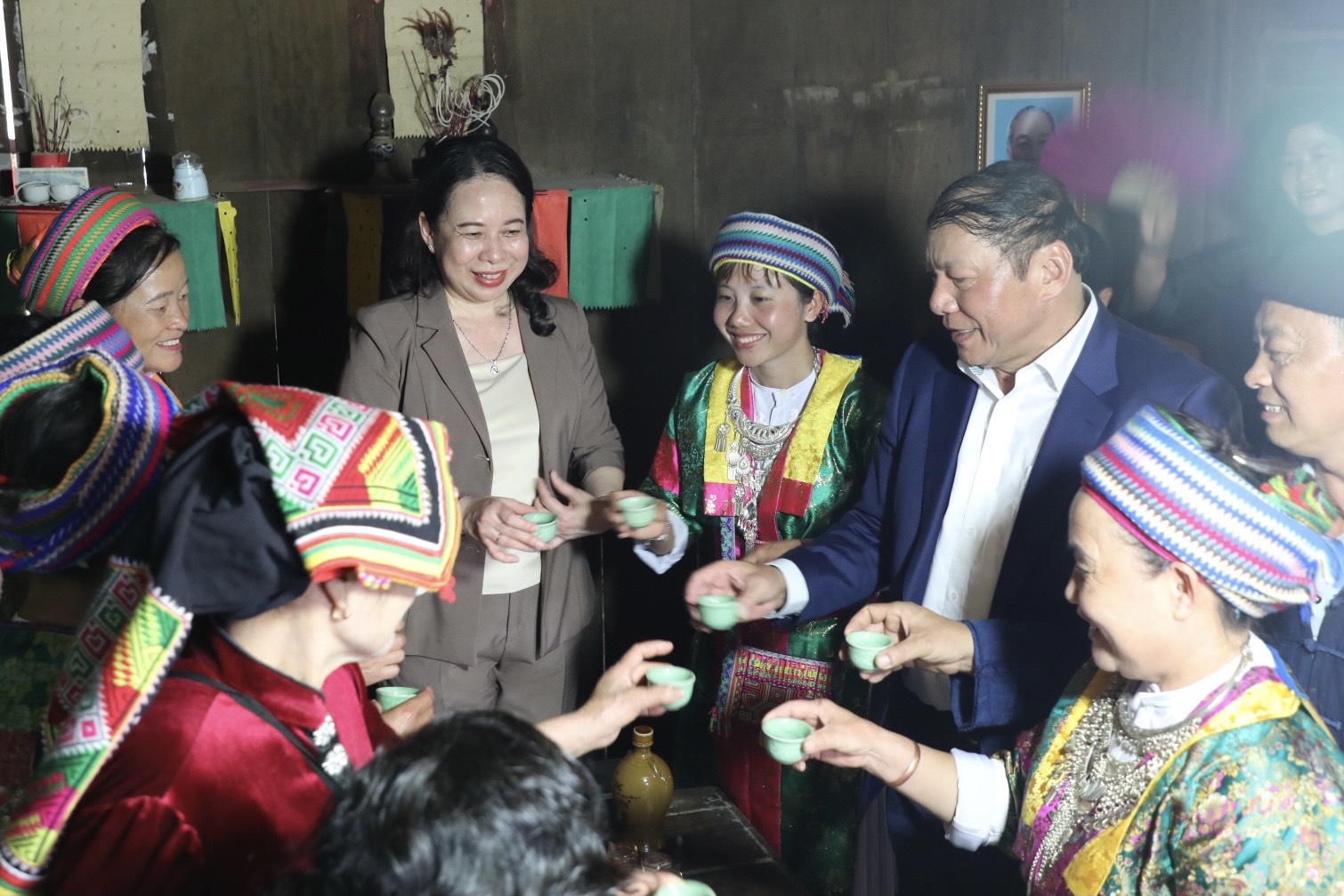 Phát huy giá trị, tiềm năng, sức sáng tạo của đồng bào dân tộc thiểu số trong xây dựng văn hóa - 11
