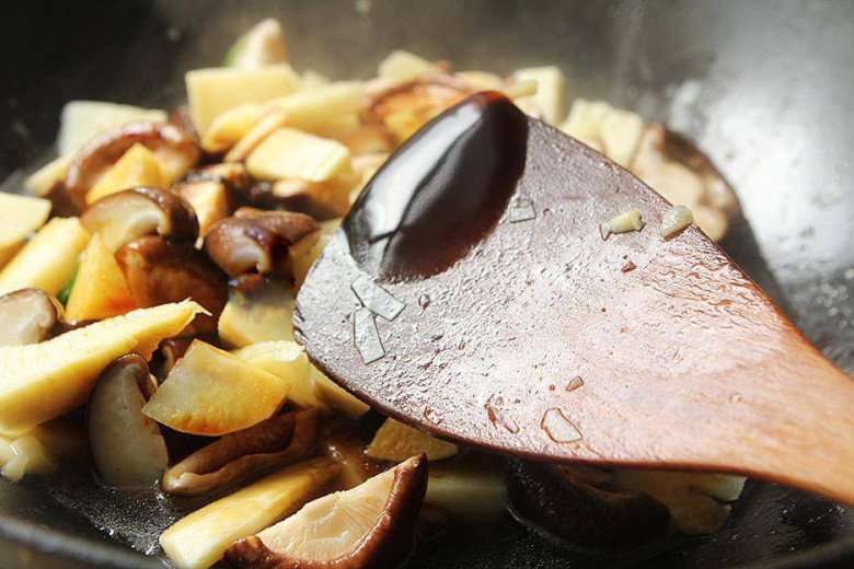 Loại rau duy nhất chứa vitamin D đem kho cùng củ giàu đạm này được món trôi cơm, người mê thịt cũng phải thèm - 2