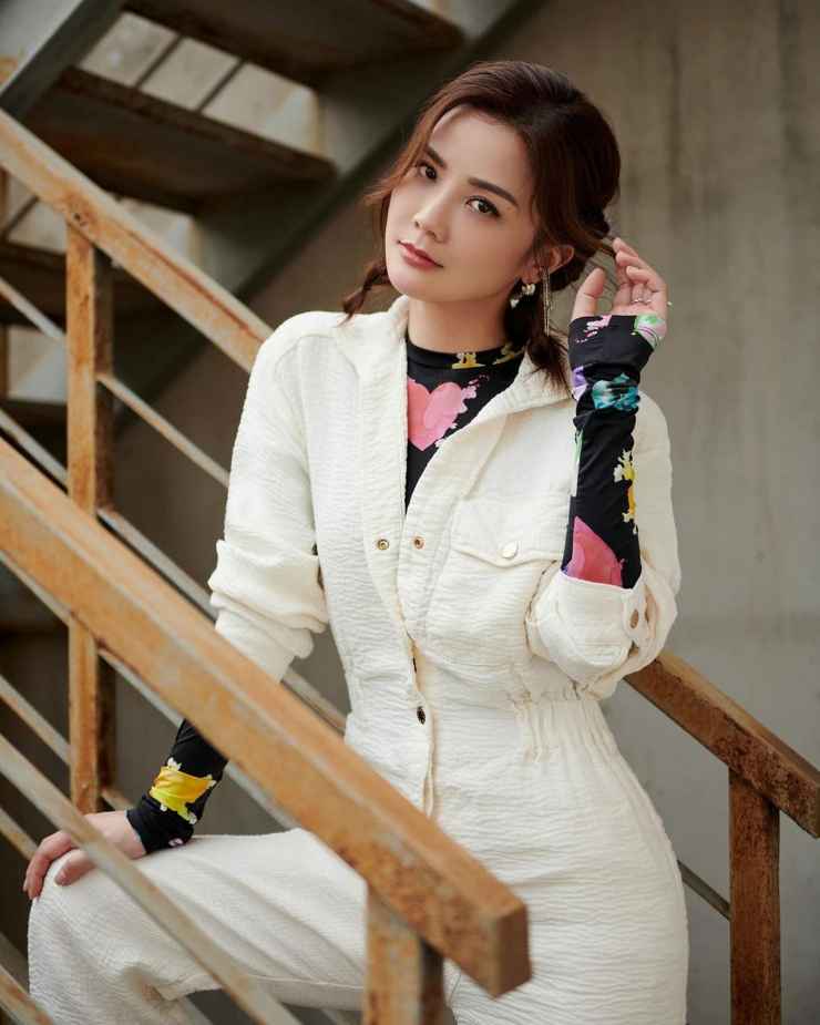 "Tiểu phú bà" Hong Kong trữ đông trứng để sinh con cho thiếu gia sòng bạc - 1