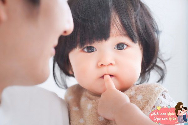 Trẻ sơ sinh có nhiều hơn 2 trong 4 biểu hiện này chứng tỏ con rất thông minh, mẹ yên tâm hơn - 3