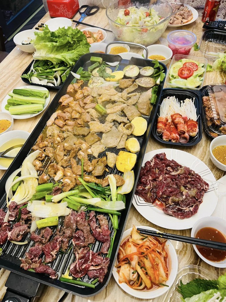 Vợ Hồng Đăng khoe bữa ăn "Ối giời ơi", dân mạng cũng thốt lên theo khi nhìn món nhậu quốc dân - 9