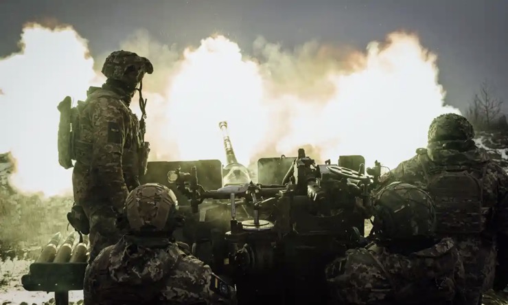 Ukraine đánh sập cây cầu gần Bakhmut khi lực lượng Nga ngày càng khép vòng vây - 1