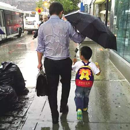 Ông bố luôn đón con sớm mỗi ngày, lời nói vô tình của đứa trẻ tiết lộ sự thật khiến mẹ tức điên - 2