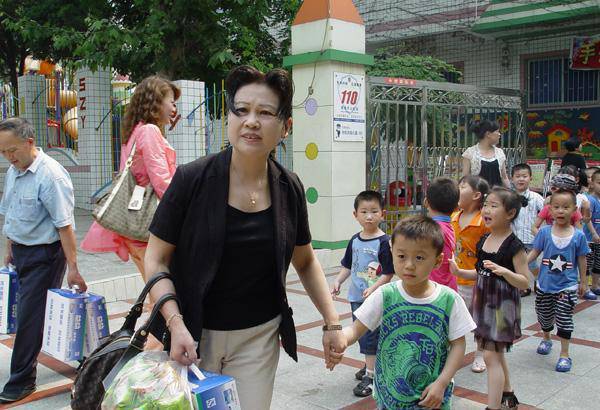 Ông bố luôn đón con sớm mỗi ngày, lời nói vô tình của đứa trẻ tiết lộ sự thật khiến mẹ tức điên - 3