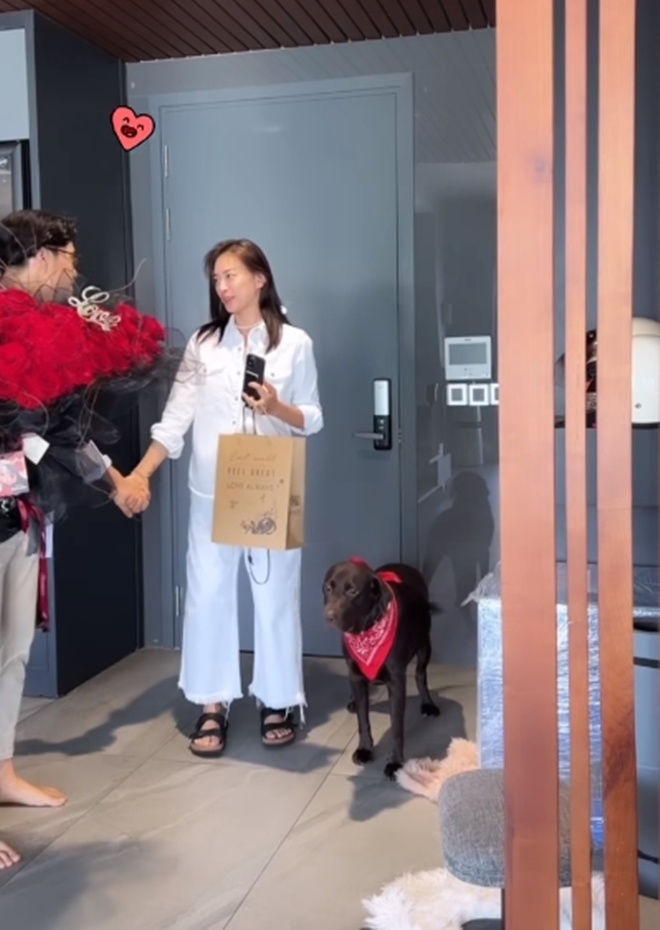 Huy Trần làm món ăn bất ngờ cho Ngô Thanh Vân, nàng &#34;đả nữ&#34; lại tặng... quần đùi - 16