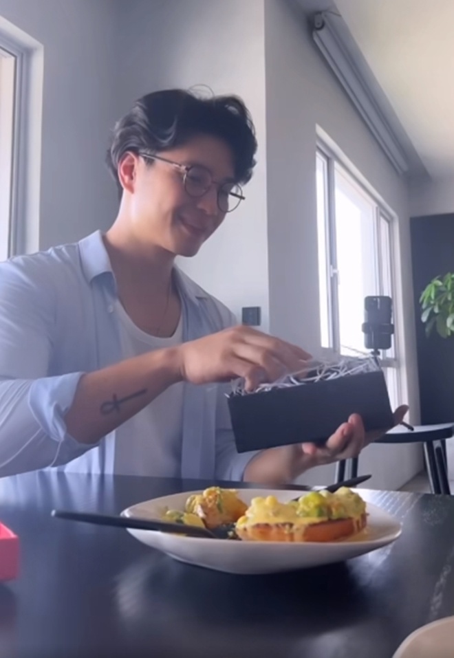 Huy Trần làm món ăn bất ngờ cho Ngô Thanh Vân, nàng &#34;đả nữ&#34; lại tặng... quần đùi - 18