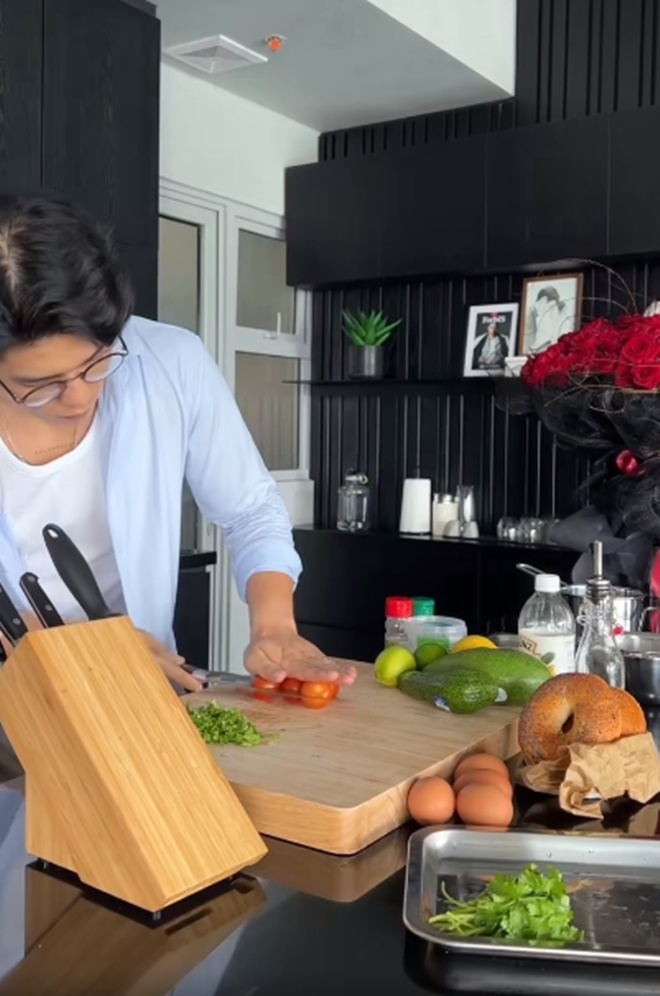 Huy Trần làm món ăn bất ngờ cho Ngô Thanh Vân, nàng &#34;đả nữ&#34; lại tặng... quần đùi - 5