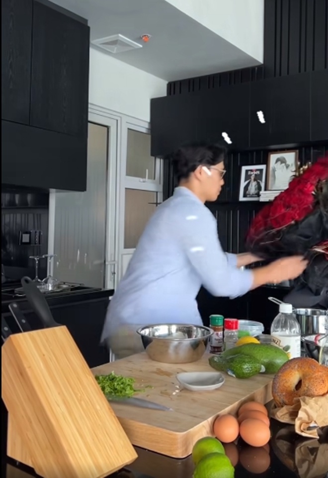 Huy Trần làm món ăn bất ngờ cho Ngô Thanh Vân, nàng &#34;đả nữ&#34; lại tặng... quần đùi - 7