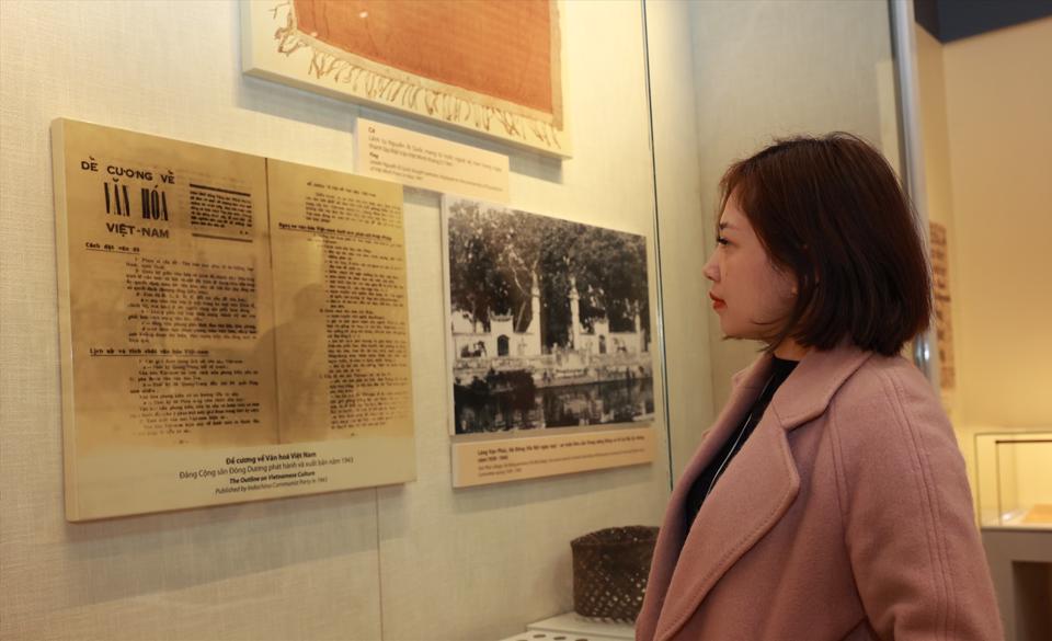 Tổ chức Triển lãm ảnh Kỷ niệm 80 năm Đề cương về văn hóa Việt Nam - 1