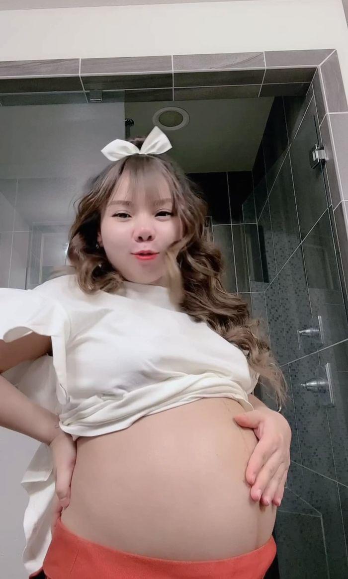 Tăng 30kg khi mang thai, Múi Xù ngồi xe lăn đi mua đồ cho con sắp chào đời - 2