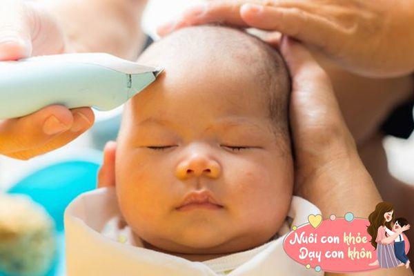 Cạo tóc, bóp đầu ngực... cho trẻ sơ sinh tưởng tốt, nhưng vô tình rước thêm bệnh cho con - 4
