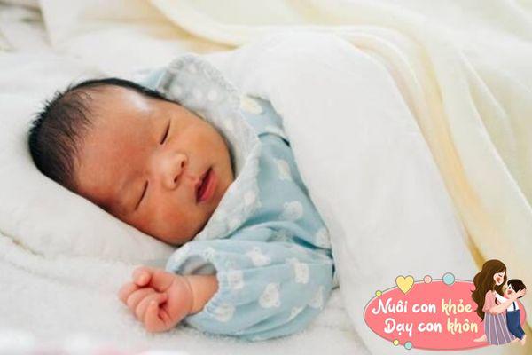 Cạo tóc, bóp đầu ngực... cho trẻ sơ sinh tưởng tốt, nhưng vô tình rước thêm bệnh cho con - 11