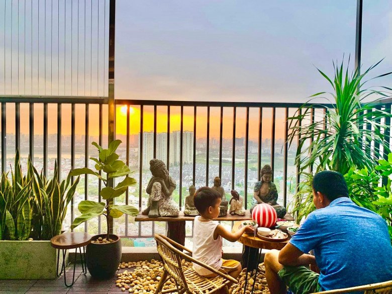 “Chồng quốc dân” chăm vợ bầu cực khéo, giữa trưa phóng xe 13km đi mua bún cá, ngày lâm bồn thức trắng 2 đêm - 6