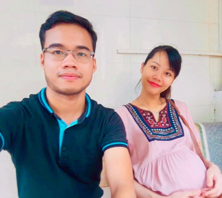 “Chồng quốc dân” chăm vợ bầu cực khéo, giữa trưa phóng xe 13km đi mua bún cá, ngày lâm bồn thức trắng 2 đêm - 1