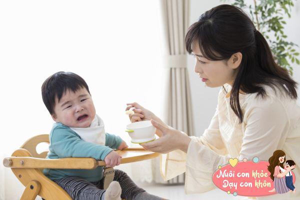 Con nuôi mãi không lớn, đi khám bác sĩ bảo đã suy dinh dưỡng, dấu hiệu thứ 4 hoá ra mẹ đã phớt lờ - 8