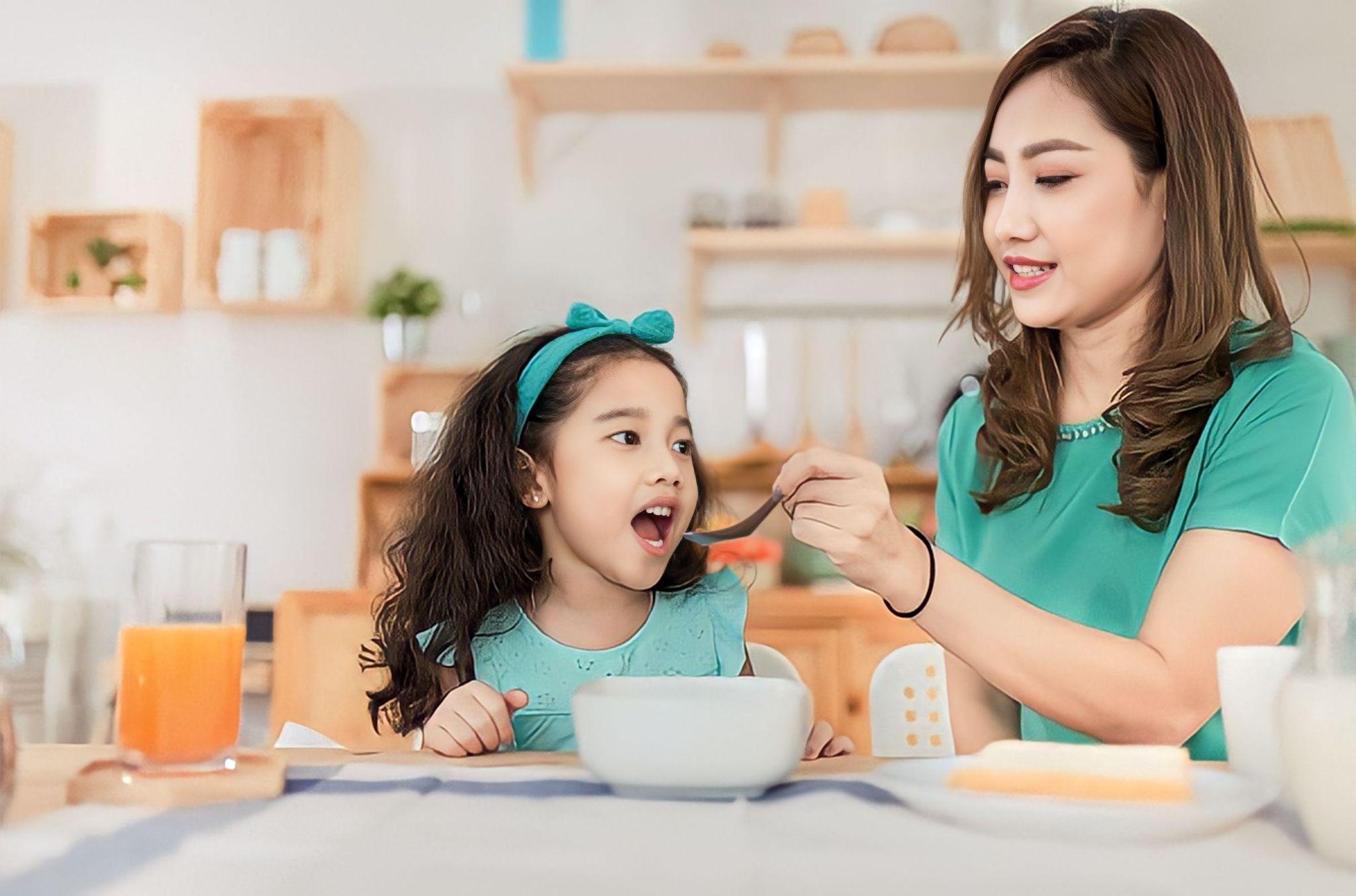 Trẻ biếng ăn chậm tăng cân mẹ phải làm thế nào? - 2