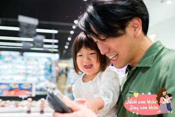 Con gái gần gũi bố hơn mẹ, biết được 3 lý do mẹ ngậm ngùi không nói nên lời - 4