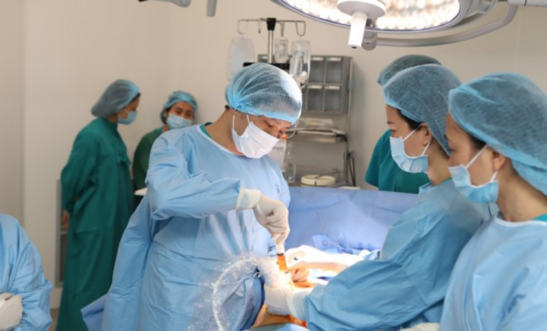 Thai phụ 29 tuần bị thiểu ối vẫn đón con chào đời khỏe mạnh - 2