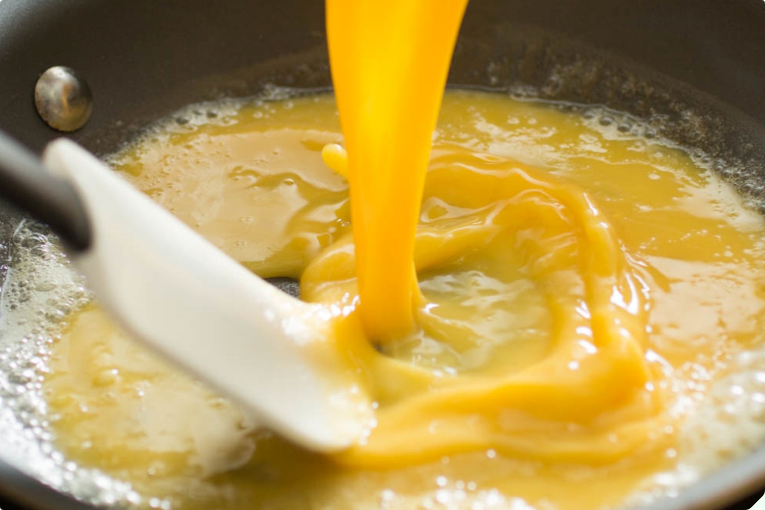 Đi chợ gặp “nữ hoàng rau củ” mua về nấu chung với trứng gà được món siêu bổ, chồng khen ngon, con ăn thun thút - 6