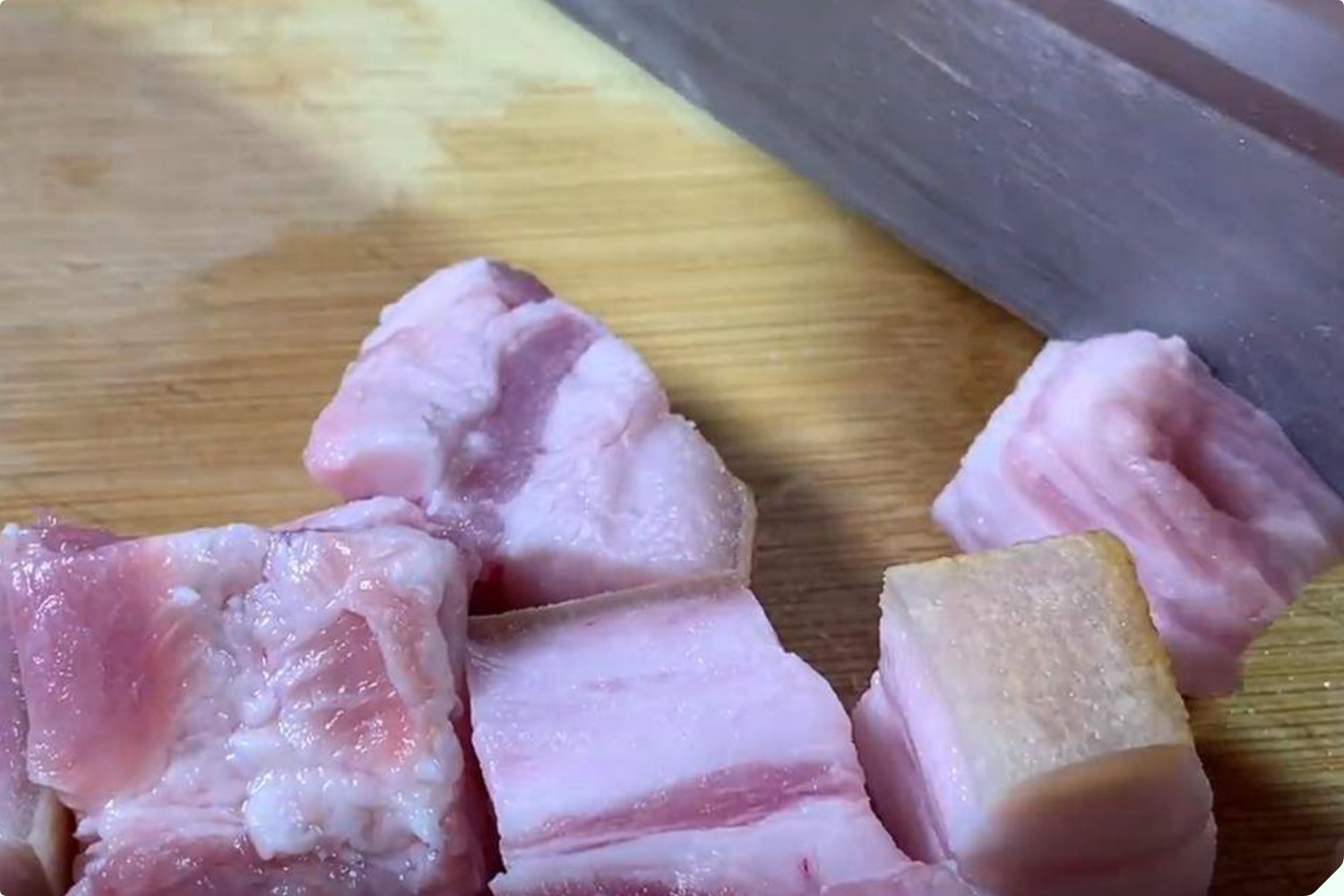 Nấu thịt kho đừng cho nước, cứ thêm thứ này vào thịt mềm ngon, đậm đà mà không bị ngấy - 9