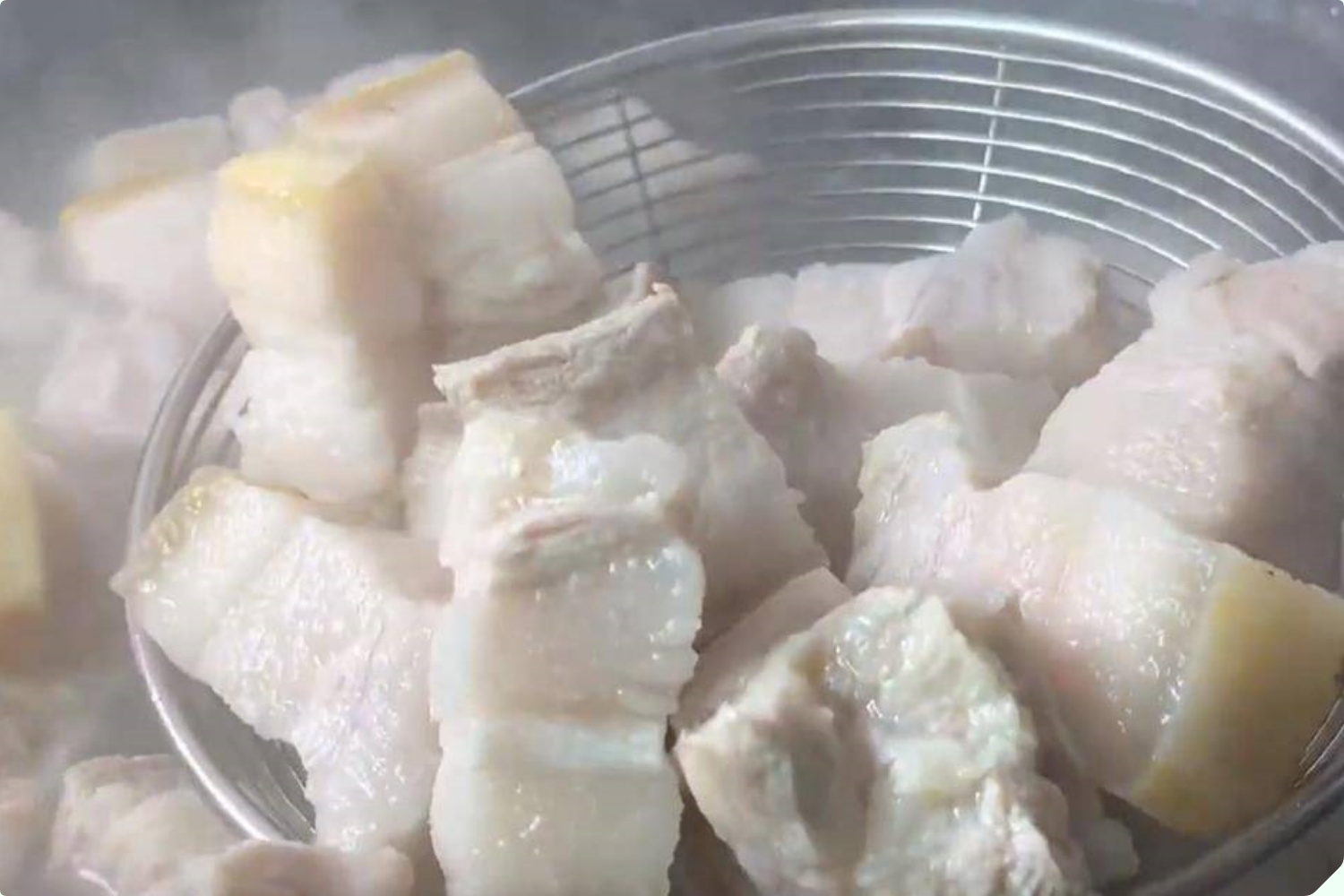Nấu thịt kho đừng cho nước, cứ thêm thứ này vào thịt mềm ngon, đậm đà mà không bị ngấy - 11