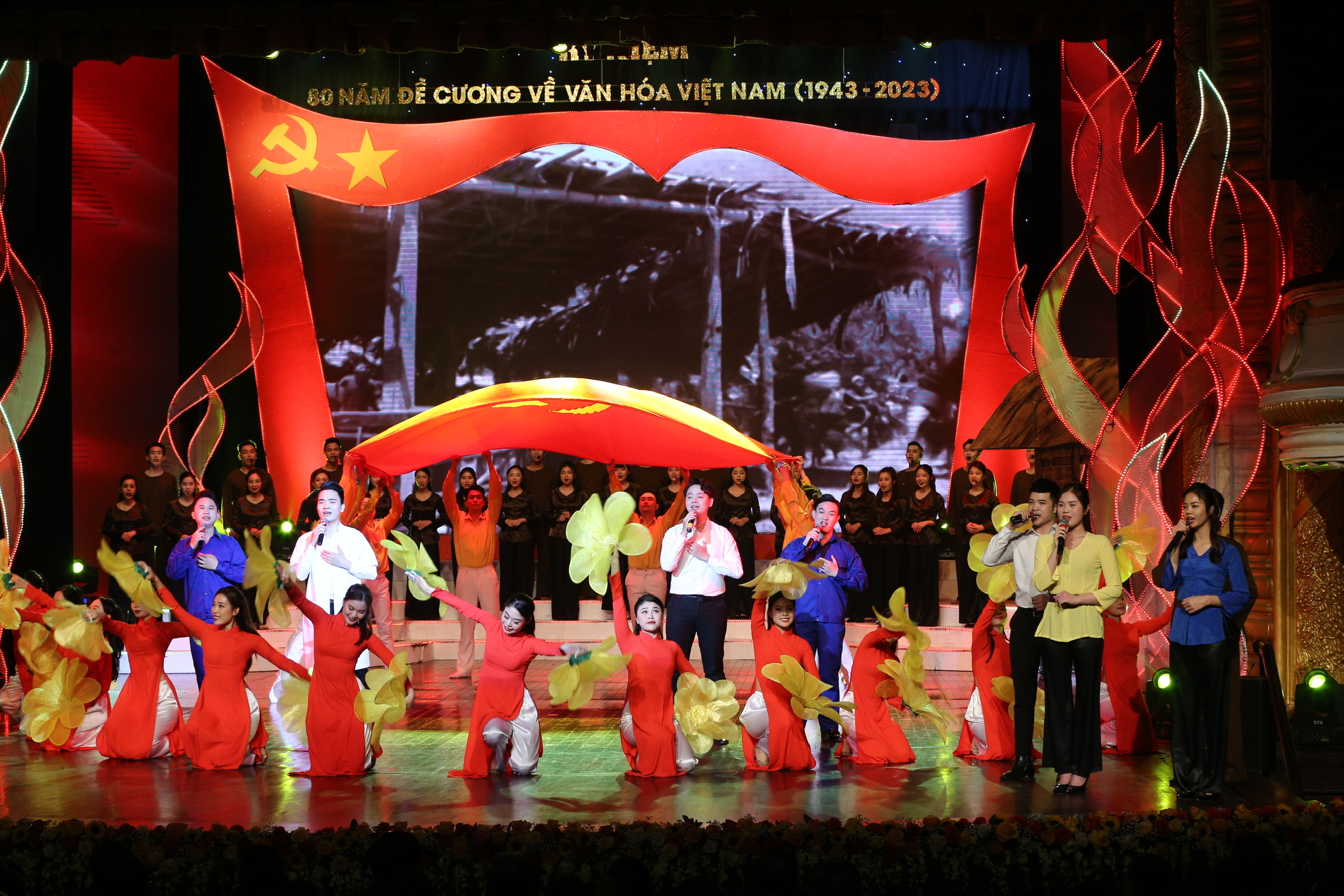 Nhìn lại 80 năm “Đề cương về văn hóa Việt Nam” bằng ngôn ngữ nghệ thuật - 11