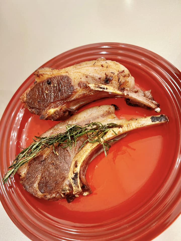 Nữ đạo diễn Ai Là Triệu Phú tự làm bữa ăn xịn như nhà hàng đãi bố ruột - 8