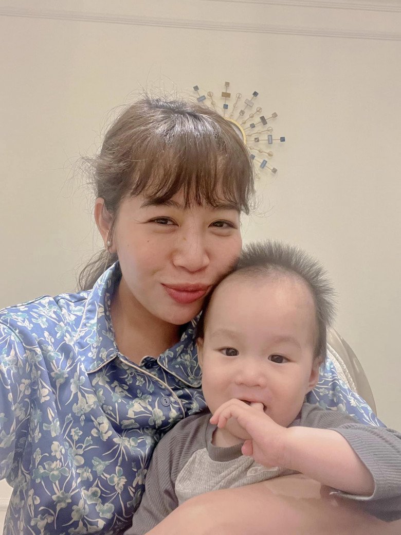 Nữ đạo diễn Ai Là Triệu Phú tự làm bữa ăn xịn như nhà hàng đãi bố ruột - 2