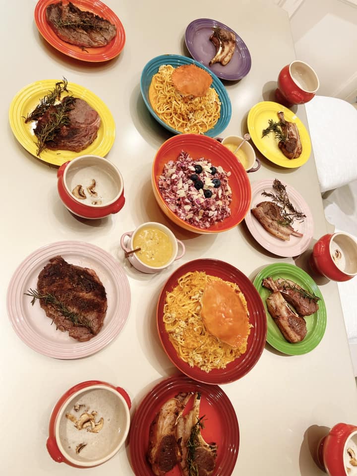 Nữ đạo diễn Ai Là Triệu Phú tự làm bữa ăn xịn như nhà hàng đãi bố ruột - 3