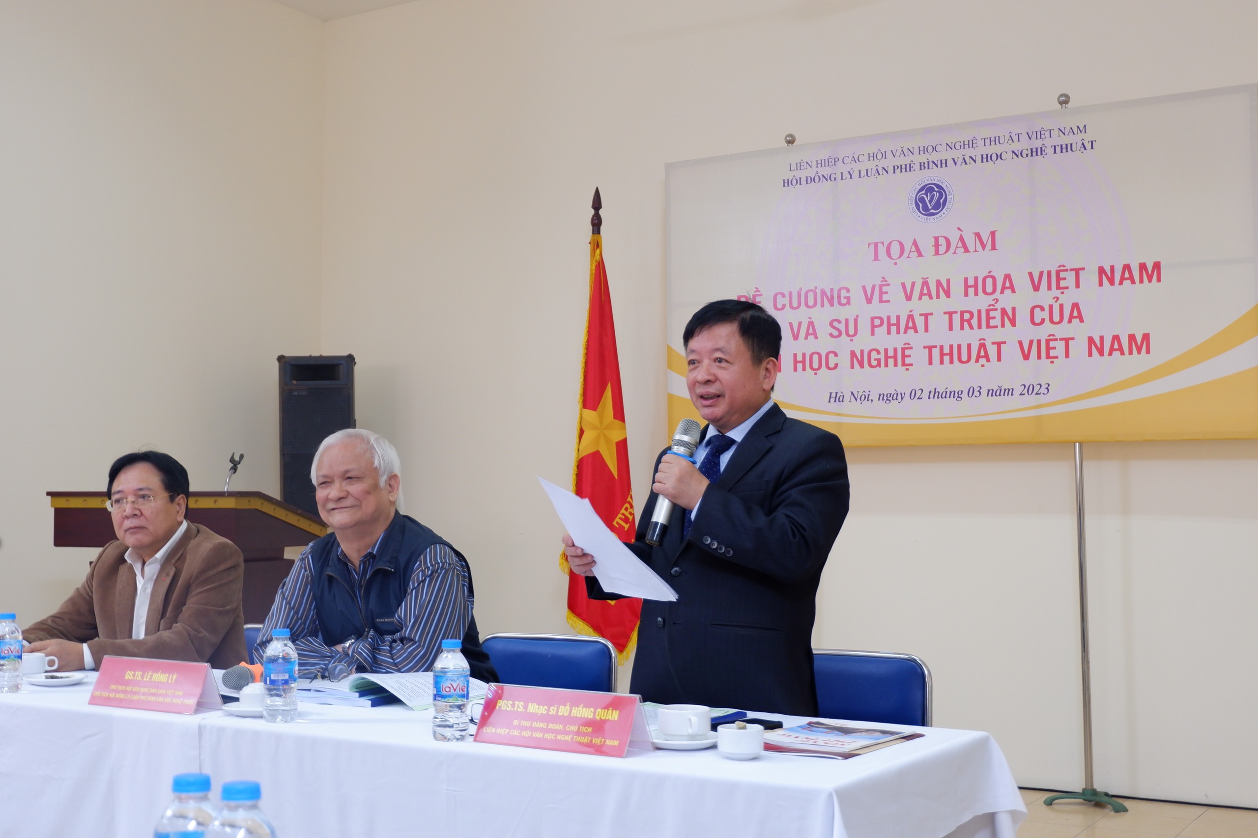 Đề cương về văn hóa Việt Nam: Tiền đề phát triển văn học nghệ thuật trong giai đoạn mới - 2