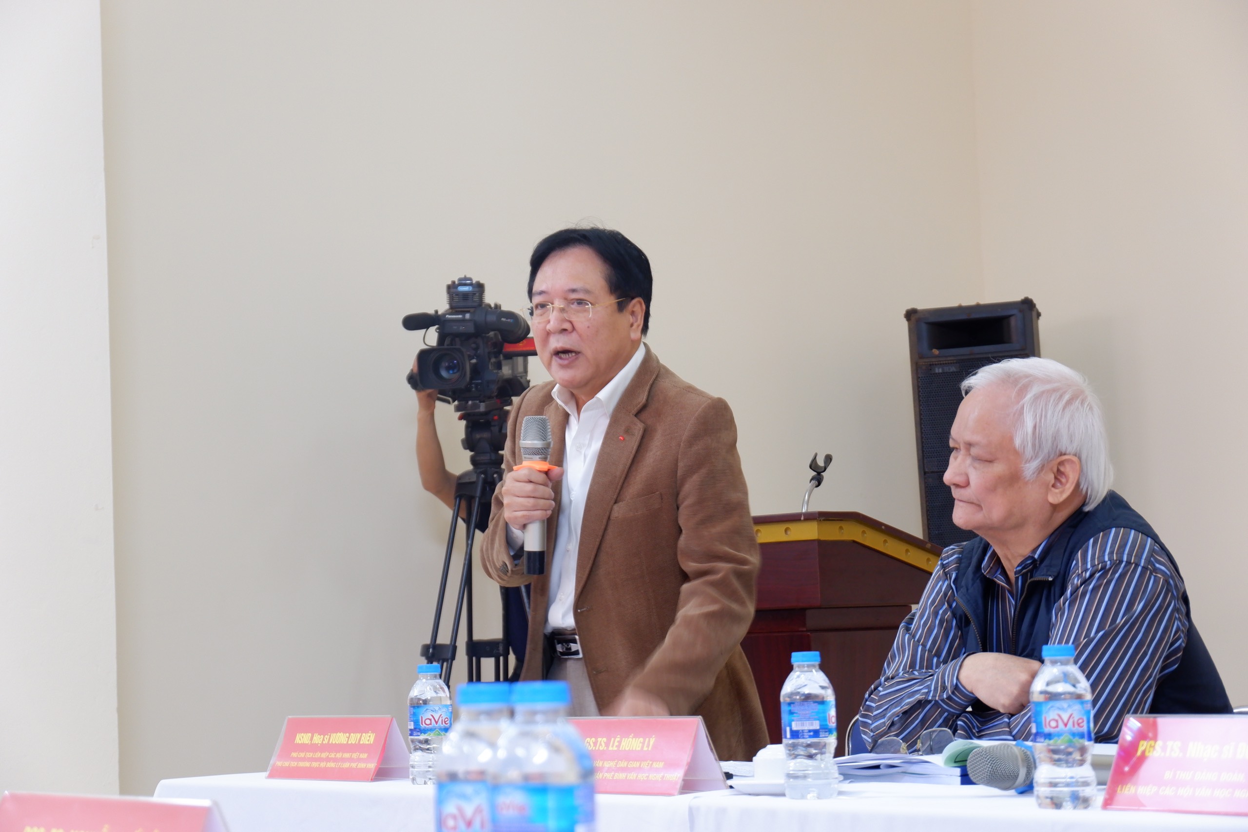 Đề cương về văn hóa Việt Nam: Tiền đề phát triển văn học nghệ thuật trong giai đoạn mới - 4