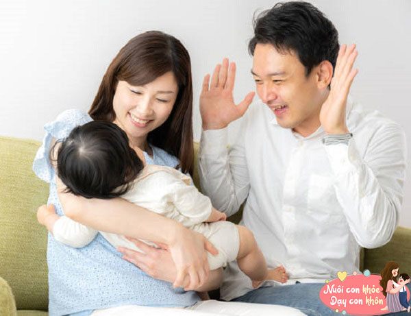 4 trò chơi vận động cho trẻ 2 tháng tuổi, thúc đẩy con phát triển nhanh, thông minh hơn - 5