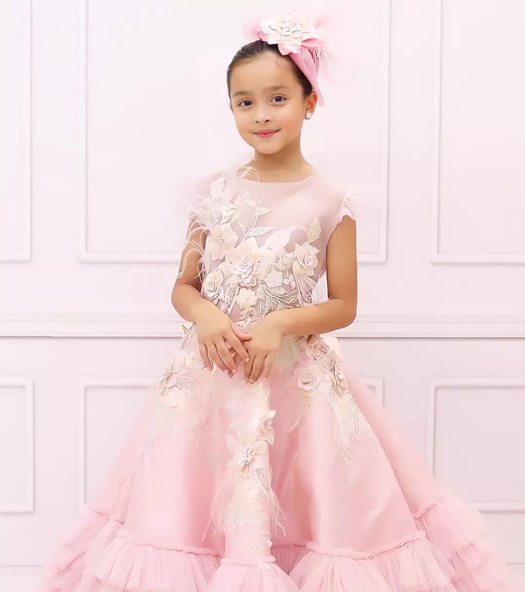 Nhan sắc hoàn hảo của gia đình &#34;người đàn bà đẹp nhất Philippines&#34; - 5
