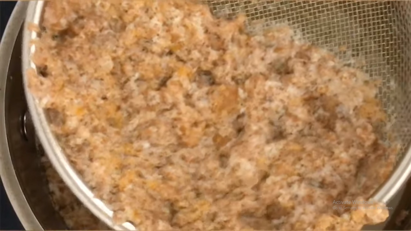 Mua cua đồng về chớ dại nấu luôn, ngâm ngay vào thứ nước này sán giun trong cua tự động bò ra nhung nhúc - 14