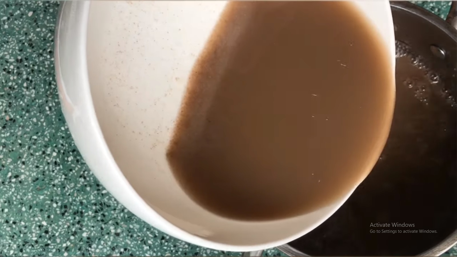 Mua cua đồng về chớ dại nấu luôn, ngâm ngay vào thứ nước này sán giun trong cua tự động bò ra nhung nhúc - 13